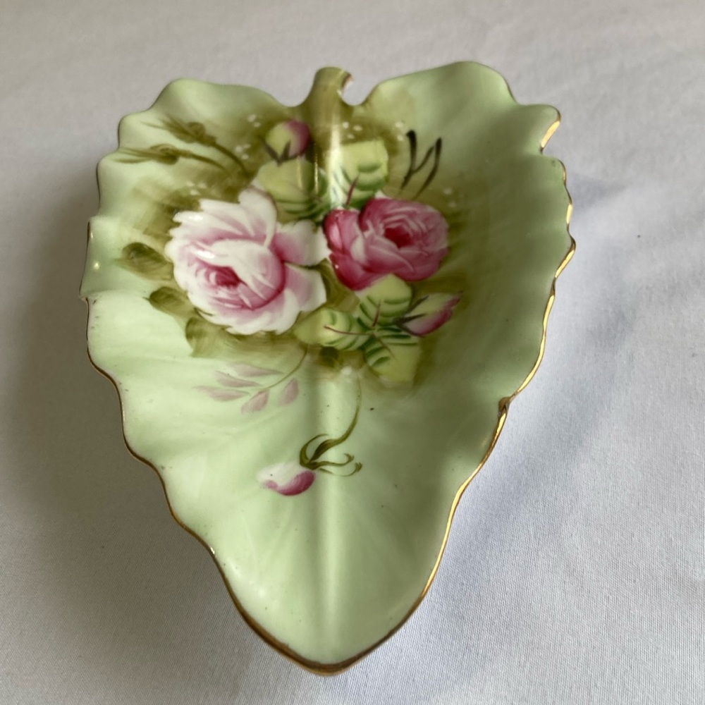 - Hertige Green By Lefton, crafted in Japan . Rose, Leaf Pattern. Discon…